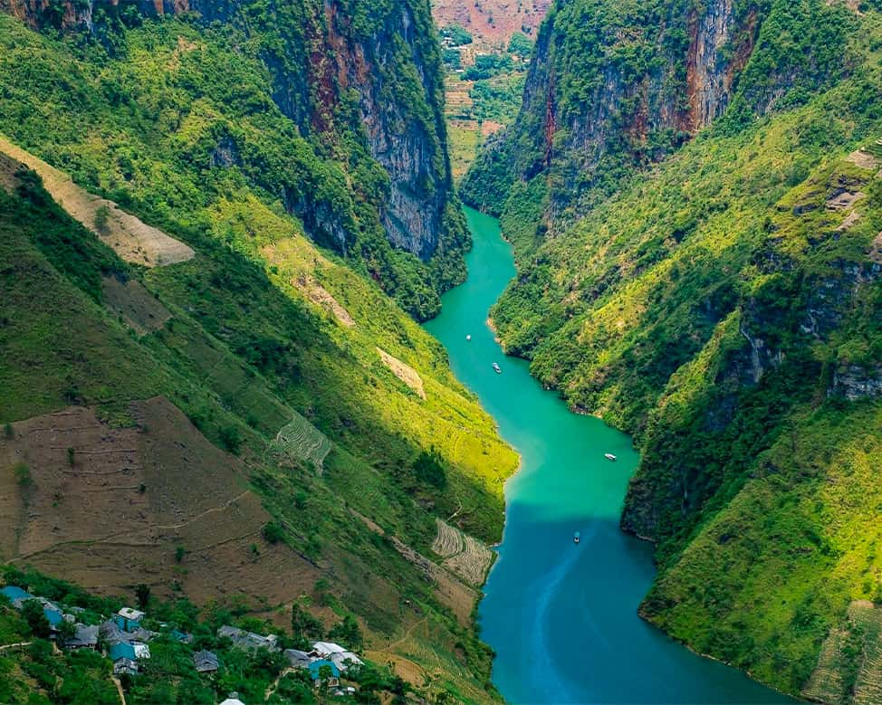 HAVE YOU EVER CONQUERED THE MAJESTIC MOUNTAINS OF THE NORTHERN MOUNTAINS? HA GIANG HAS EVERYTHING YOU WANT - HA GIANG PACKAGE TOUR (3 DAYS)